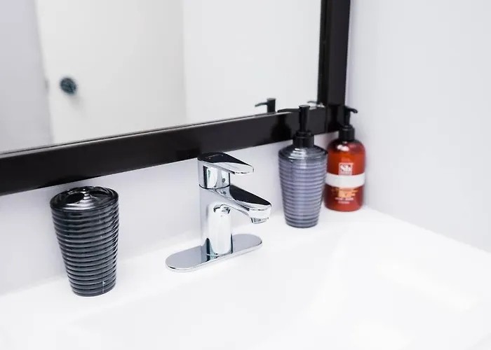 Roku Tvs - Washer & Dryer - Queenbeds - Groupstay